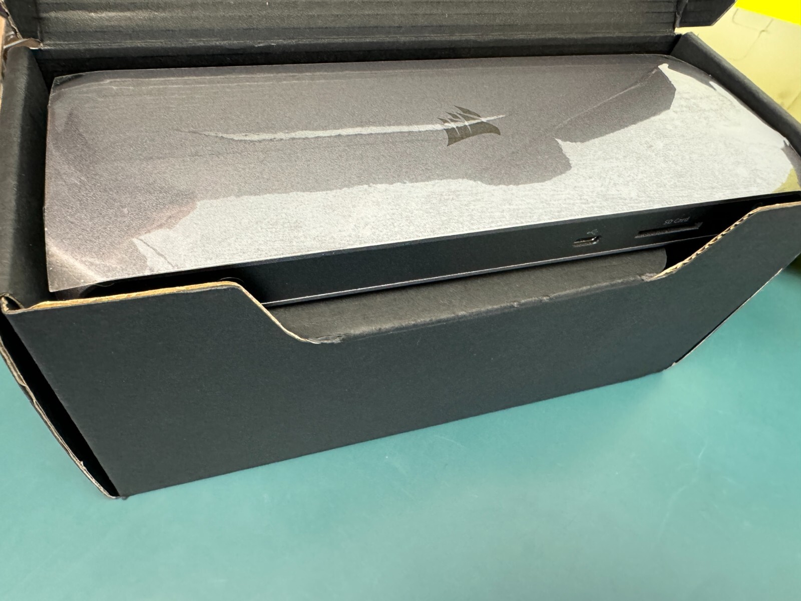 Corsair TBT100 - Thunderbolt™ 3 Dock – 85W charging, Dual 4k Grey 2x HDMI Output - Image 5