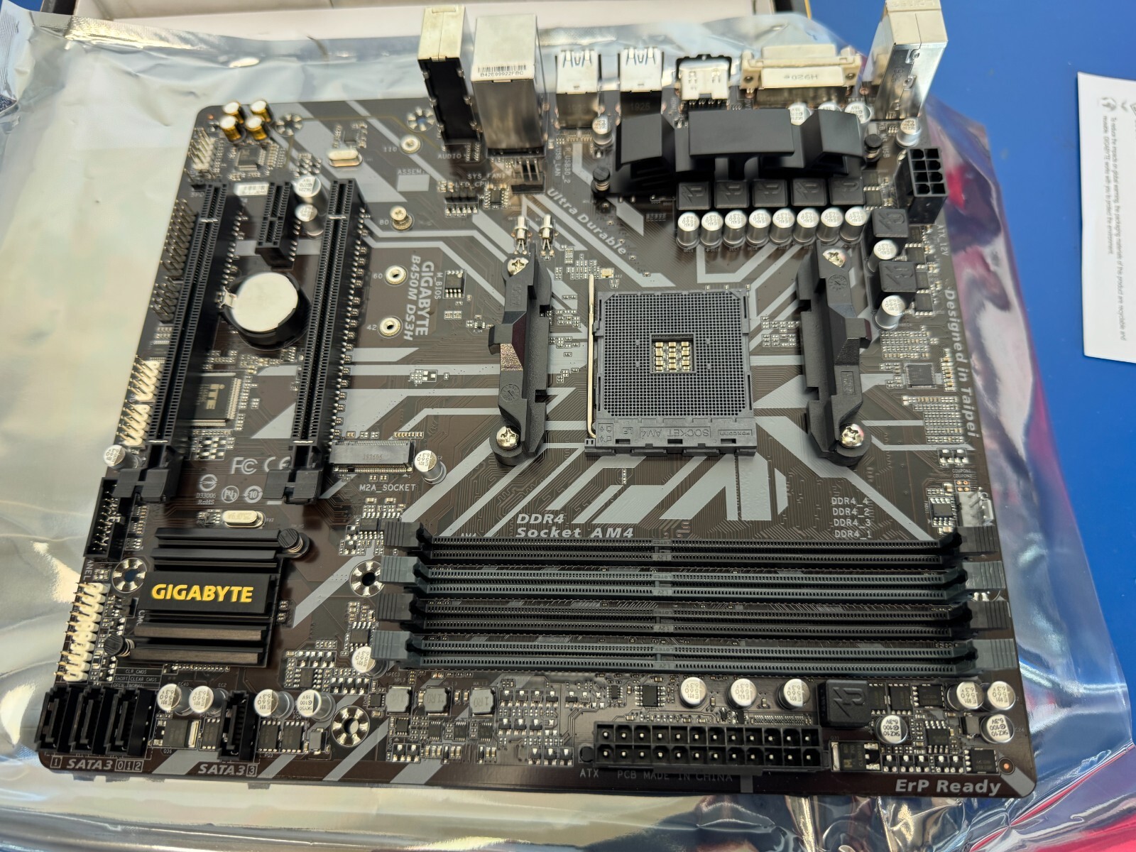 GIGABYTE B450M DS3H Motherboard AMD B450 Socket AM4 DDR4 M.2 M-ATX HDMI Ryzen - Image 6