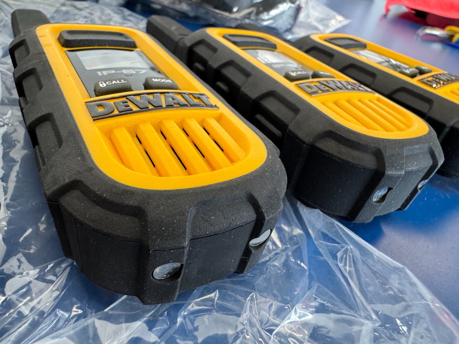 DeWALT 6x Two-Way Radios with Heavy Duty 6-Port Charger (DXFRS300-BCH6 B) - Image 3