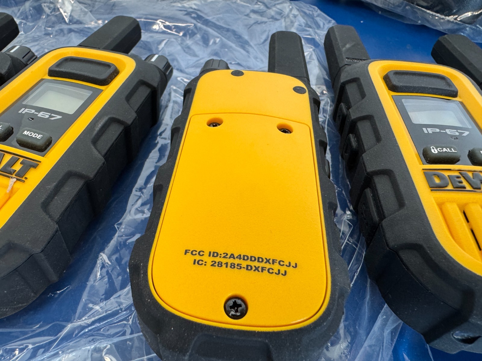 DeWALT 6x Two-Way Radios with Heavy Duty 6-Port Charger (DXFRS300-BCH6 B) - Image 4