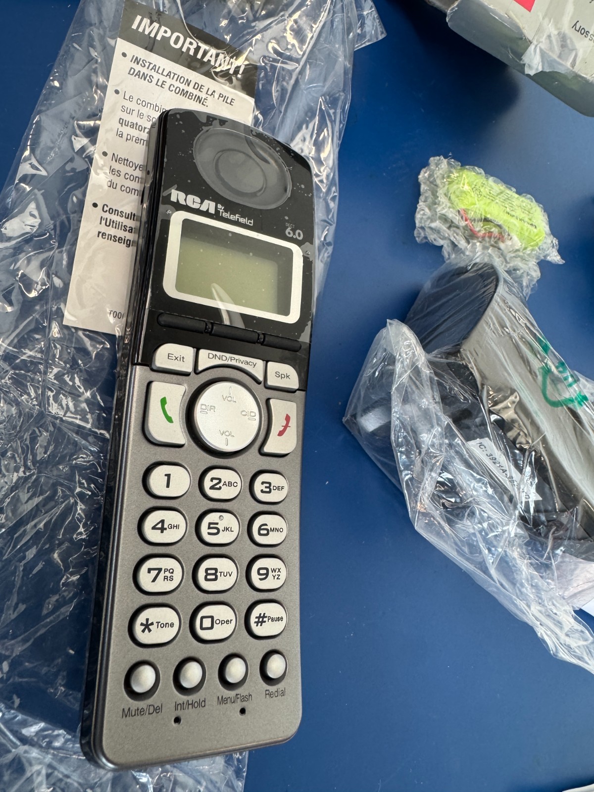RCA TC25055RE1 6.0 Cordless 2-Line Handset Accessory and Base - Image 4