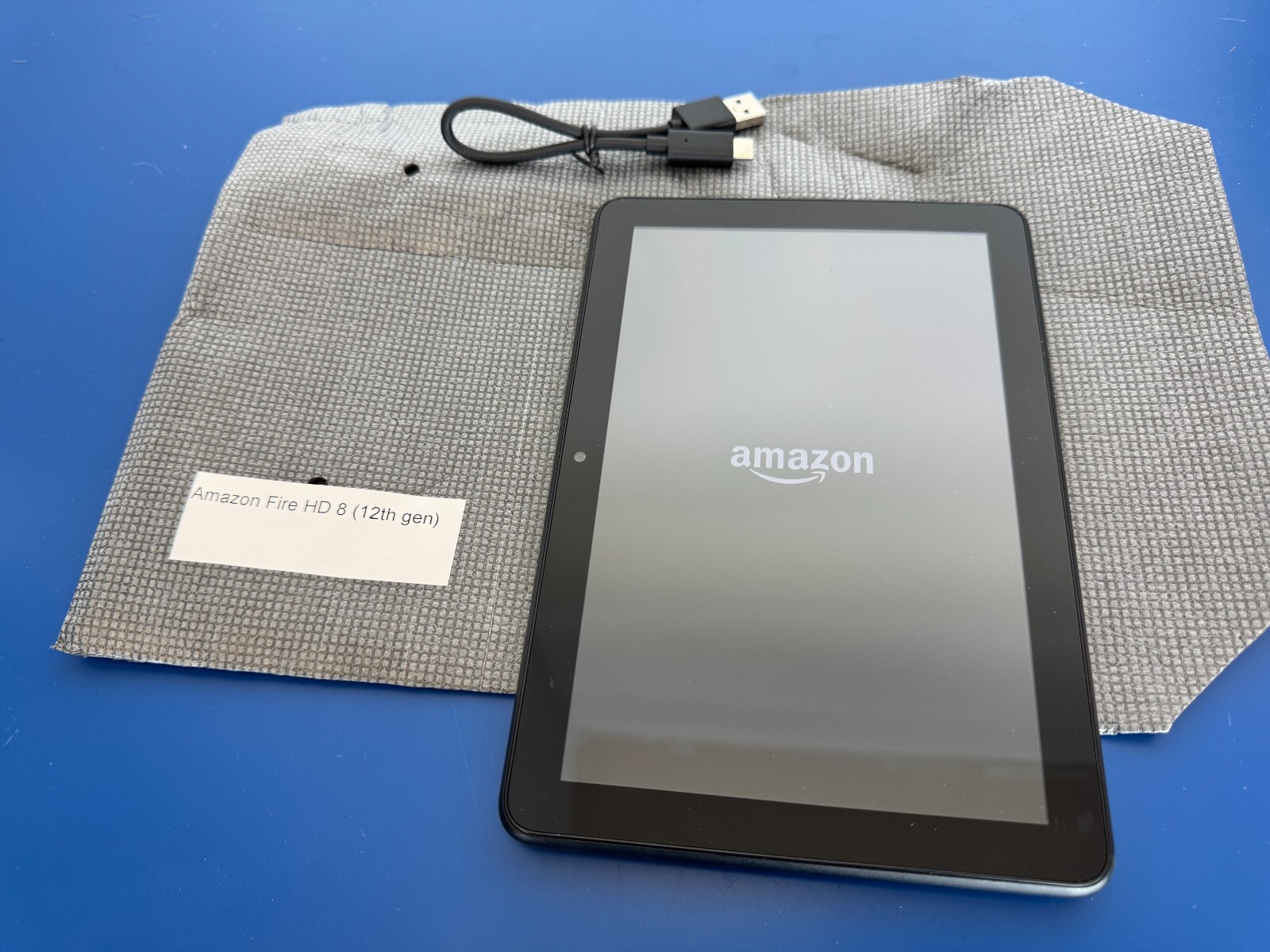 Amazon Fire HD 8 12th Gen 32GB Wi-Fi 8" Black R2SP8T
