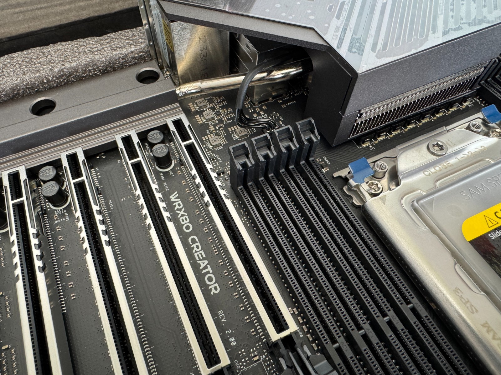 ASRock WRX80 CREATOR R2.0 AMD WRX80 SATA 6Gb/s Extended ATX AMD Motherboard EATX - Image 4