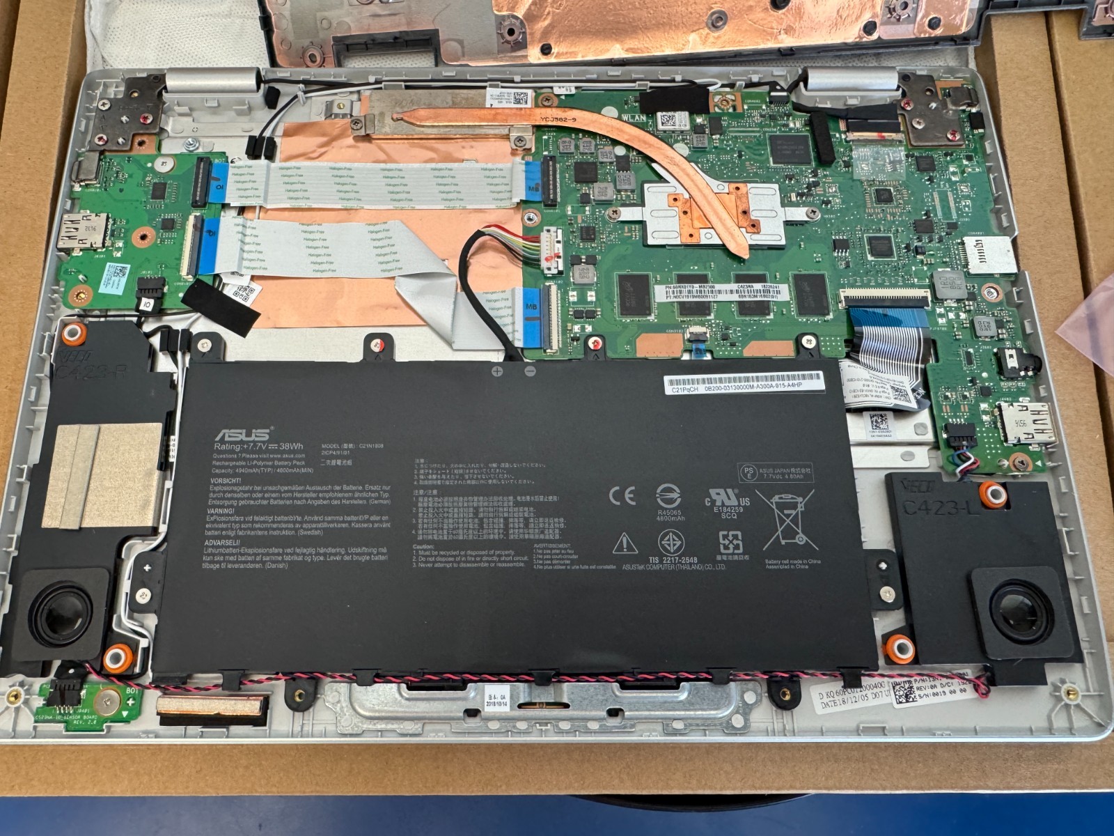 *DEFECTIVE* ASUS Chromebook C423NA-RH91T-CB 14" 32GB eMMC, Intel N4200 - Image 4