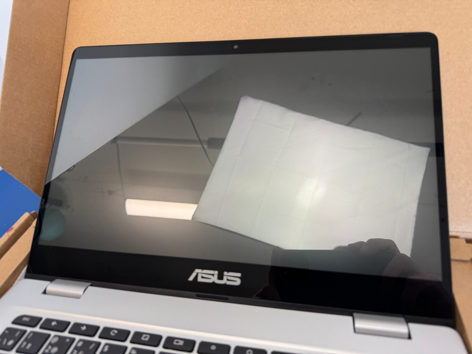 *DEFECTIVE* ASUS Chromebook C423NA-RH91T-CB 14" 32GB eMMC, Intel N4200 - Image 8