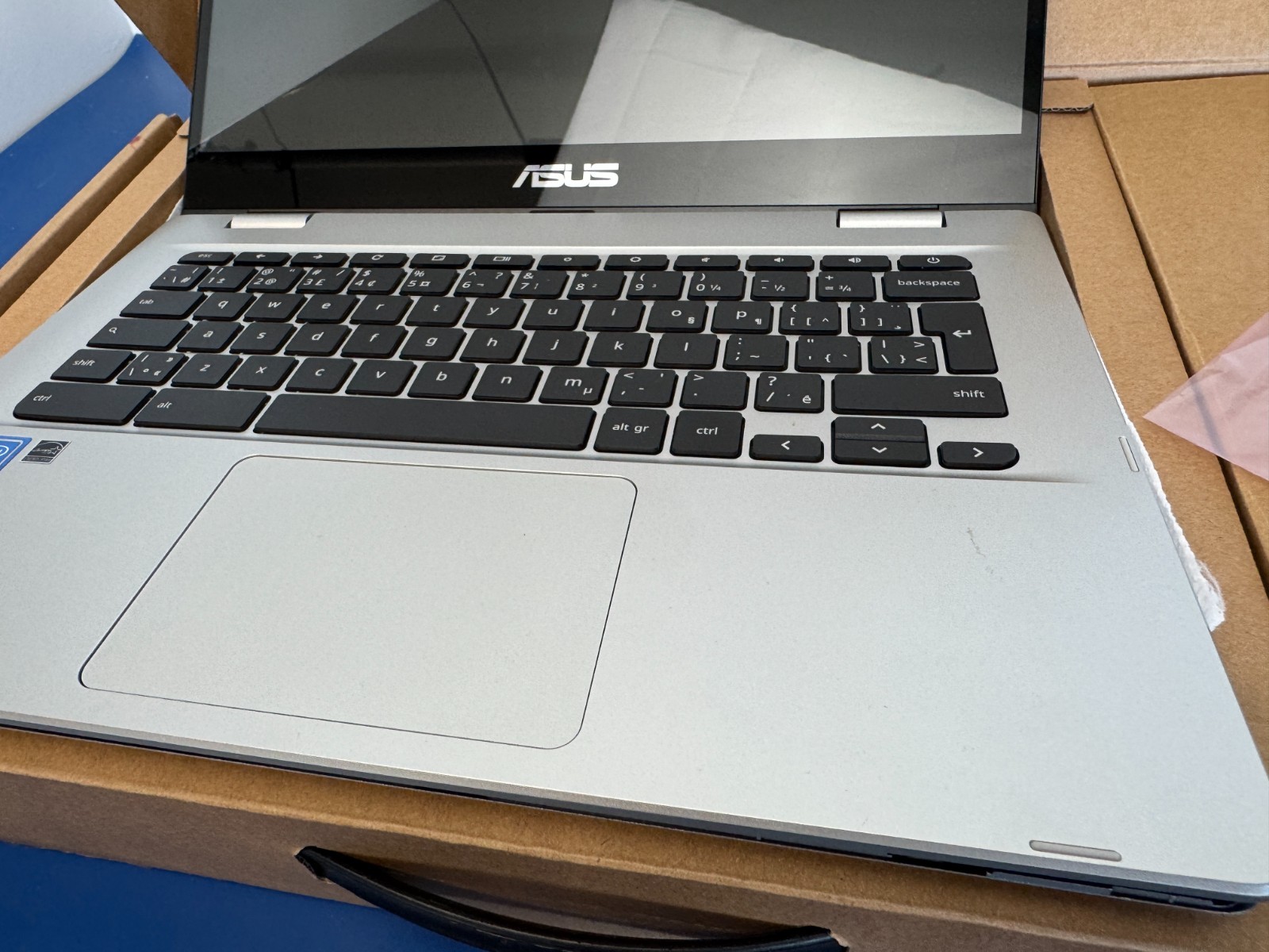 *DEFECTIVE* ASUS Chromebook C423NA-RH91T-CB 14" 32GB eMMC, Intel N4200 - Image 9