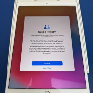 *READ* Apple A2152 iPad Air 10.5" (3rd Gen) Tablet (Wi-Fi Only) 64GB Silver