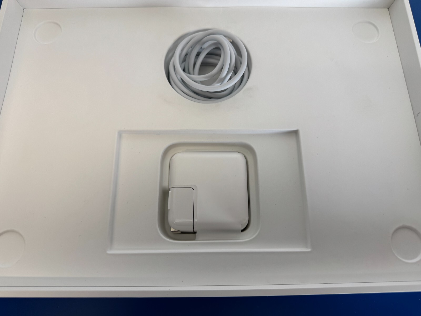 Apple MacBook Air MGND3C/A 13.3" Gold (256GB SSD, M1, 8GB) FRENCH - Image 6
