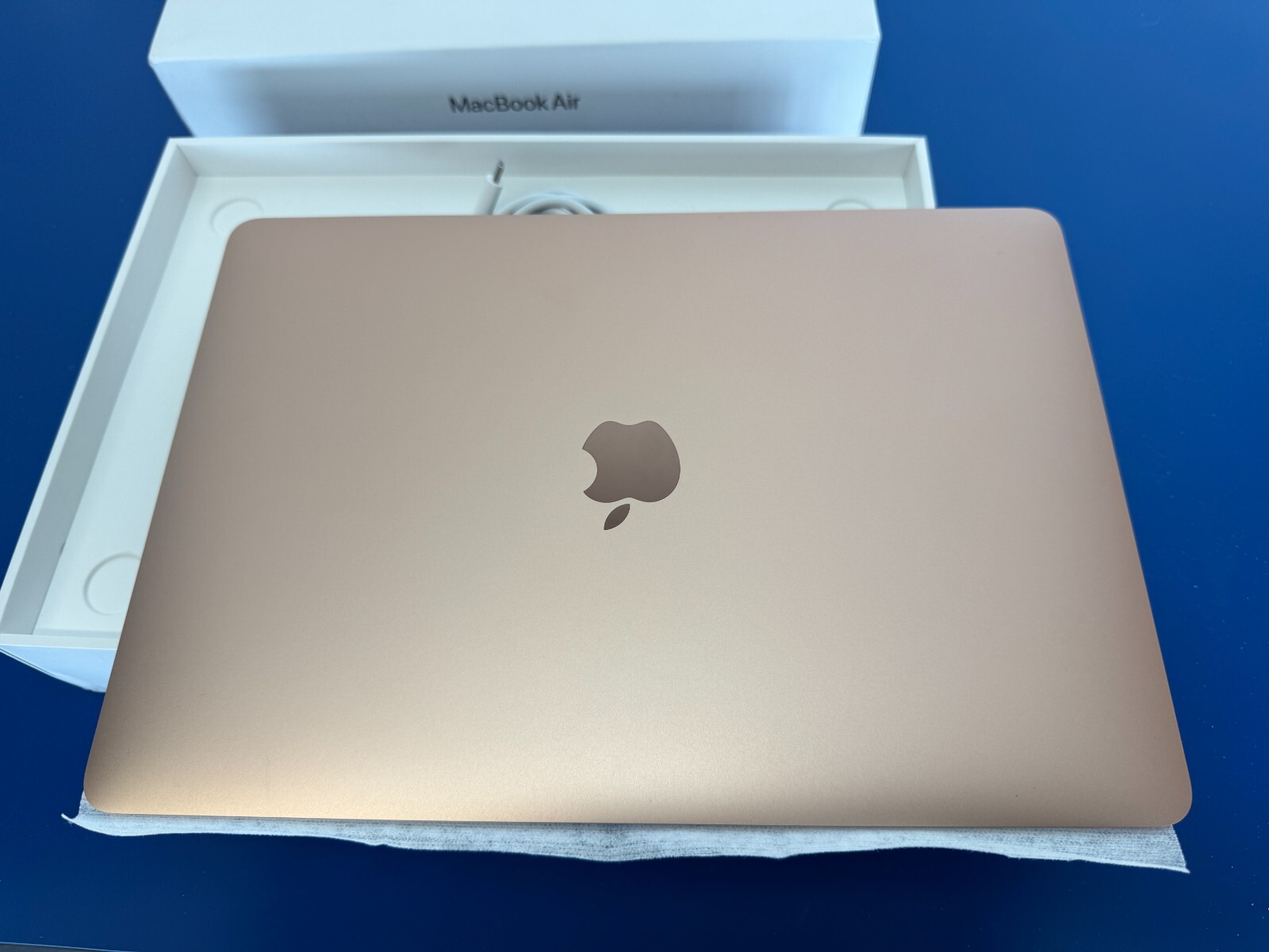 Apple MacBook Air MGND3C/A 13.3" Gold (256GB SSD, M1, 8GB) FRENCH - Image 7