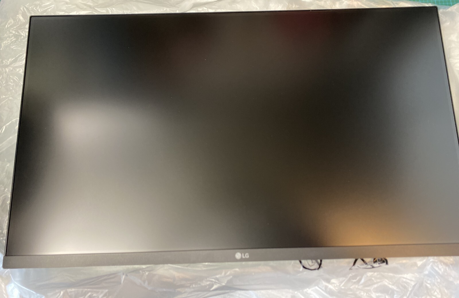LG - 27" IPS 3-Side Borderless FHD 100Hz FreeSync Monitor 27MR400-B - Image 3