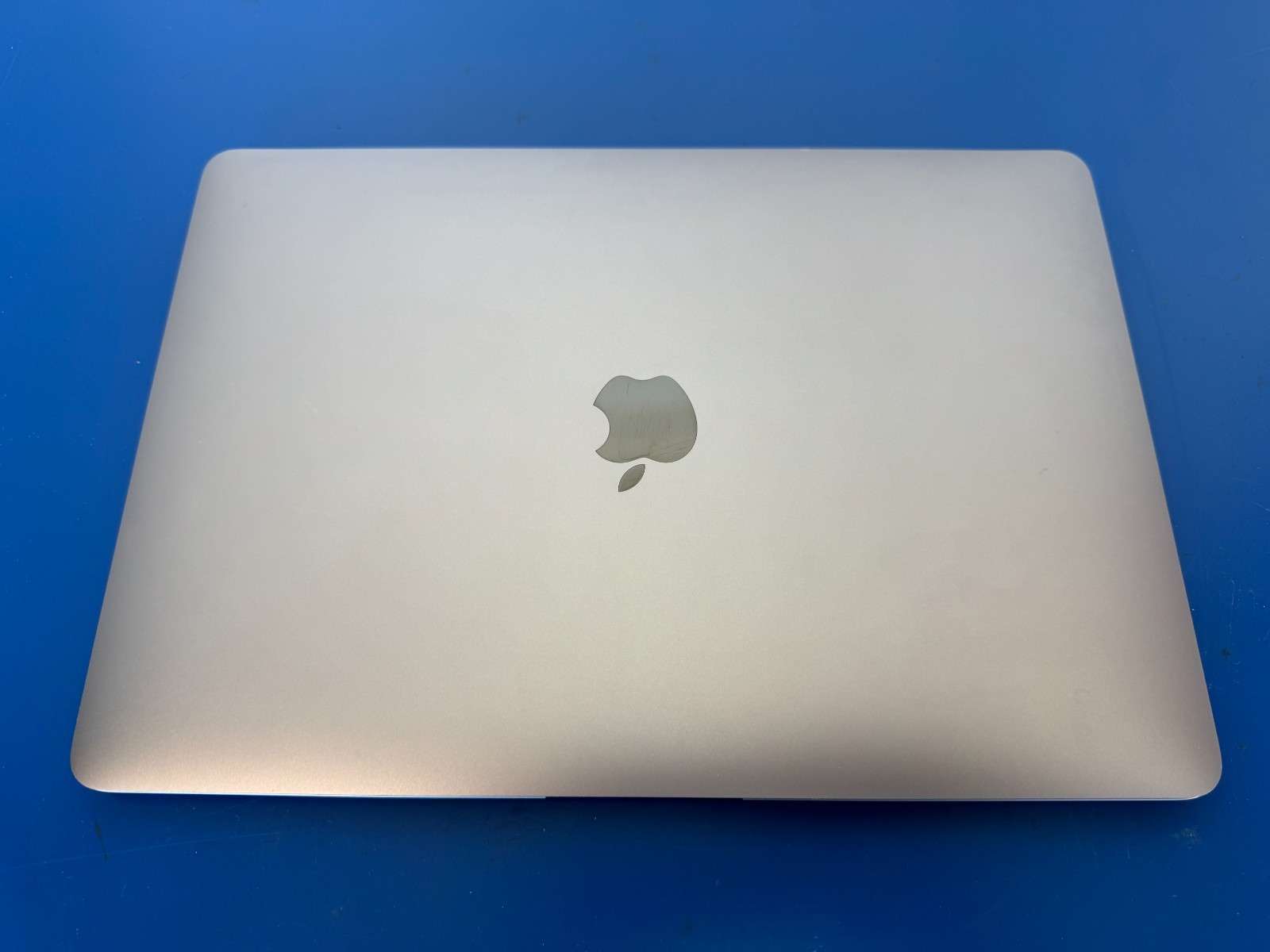 Apple Macbook Air 13.3" M1 Chip 8GB 256GB Space Gray MGN63C/A FRENCH - Image 6