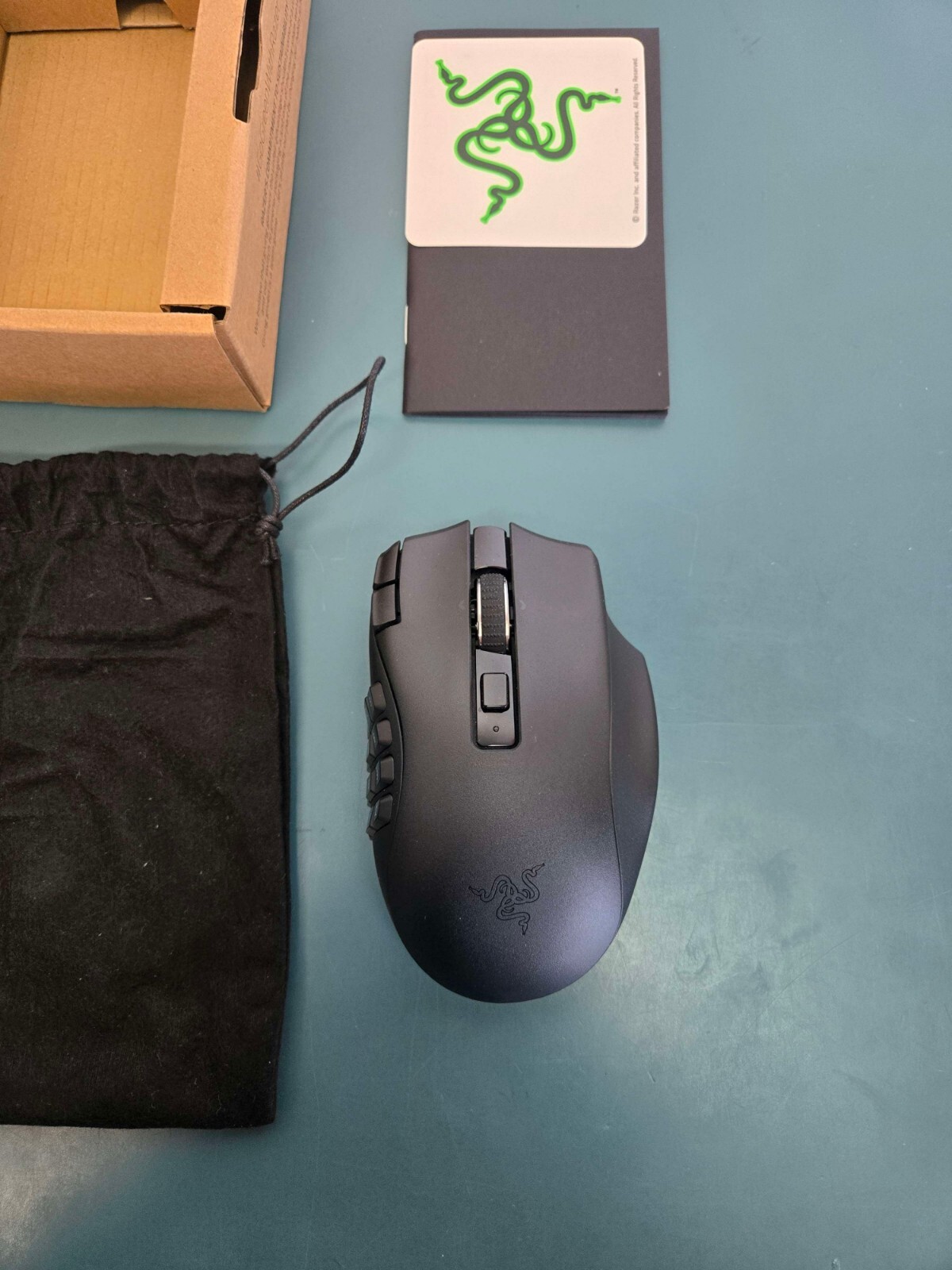 Razer - Naga V2 HyperSpeed MMO Wireless Optical Gaming Mouse - Image 4