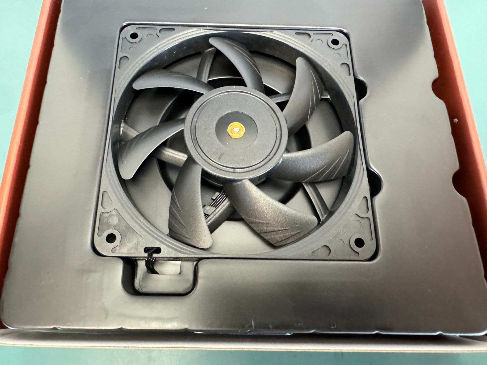 Noctua NF-A12x15 PWM chromax.Black.swap, Premium Quiet Slim Fan, 4-Pin (120x15mm - Image 4