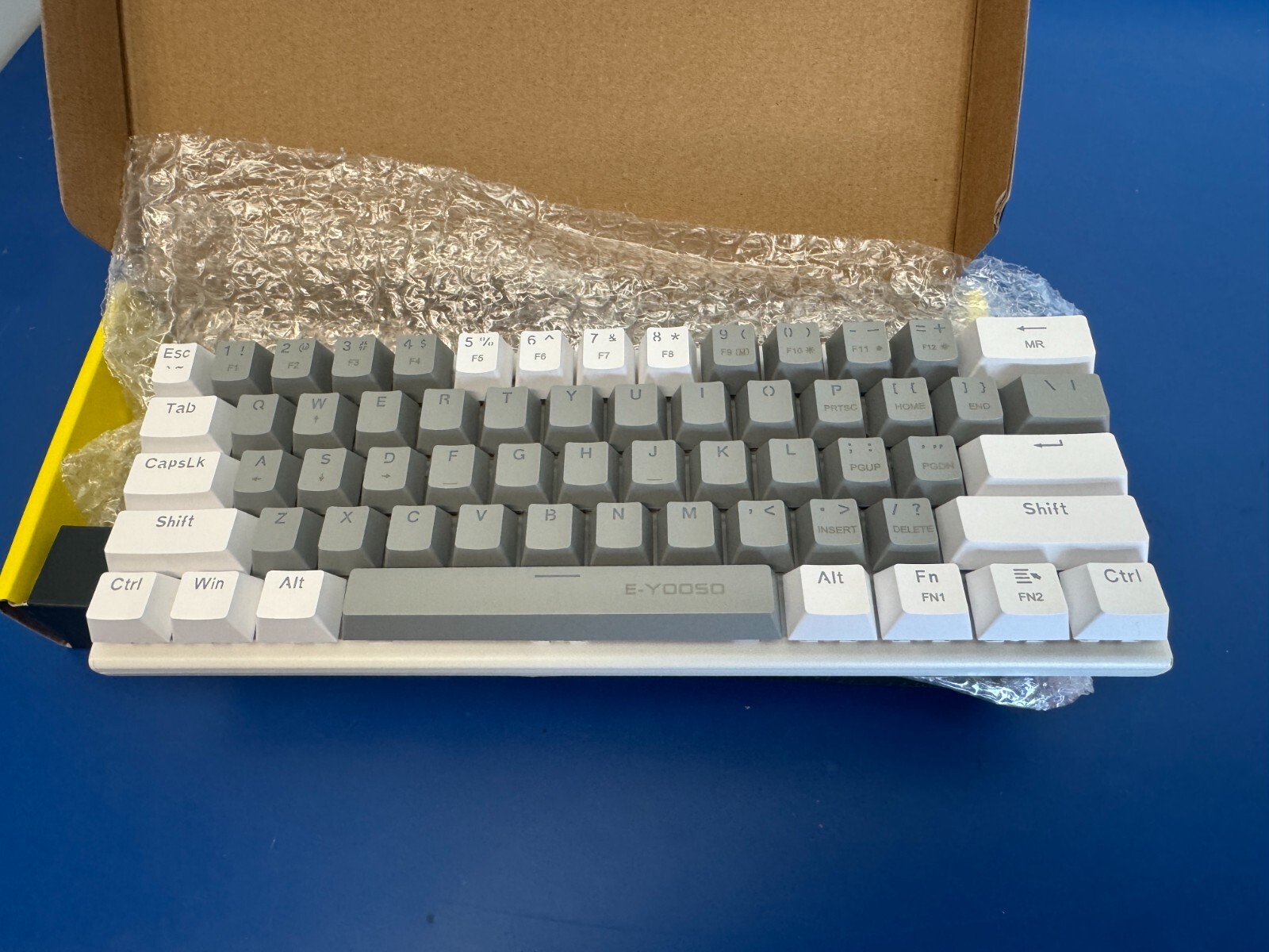 E-Yooso Z-11 Mechanical Keyboard new Grey White