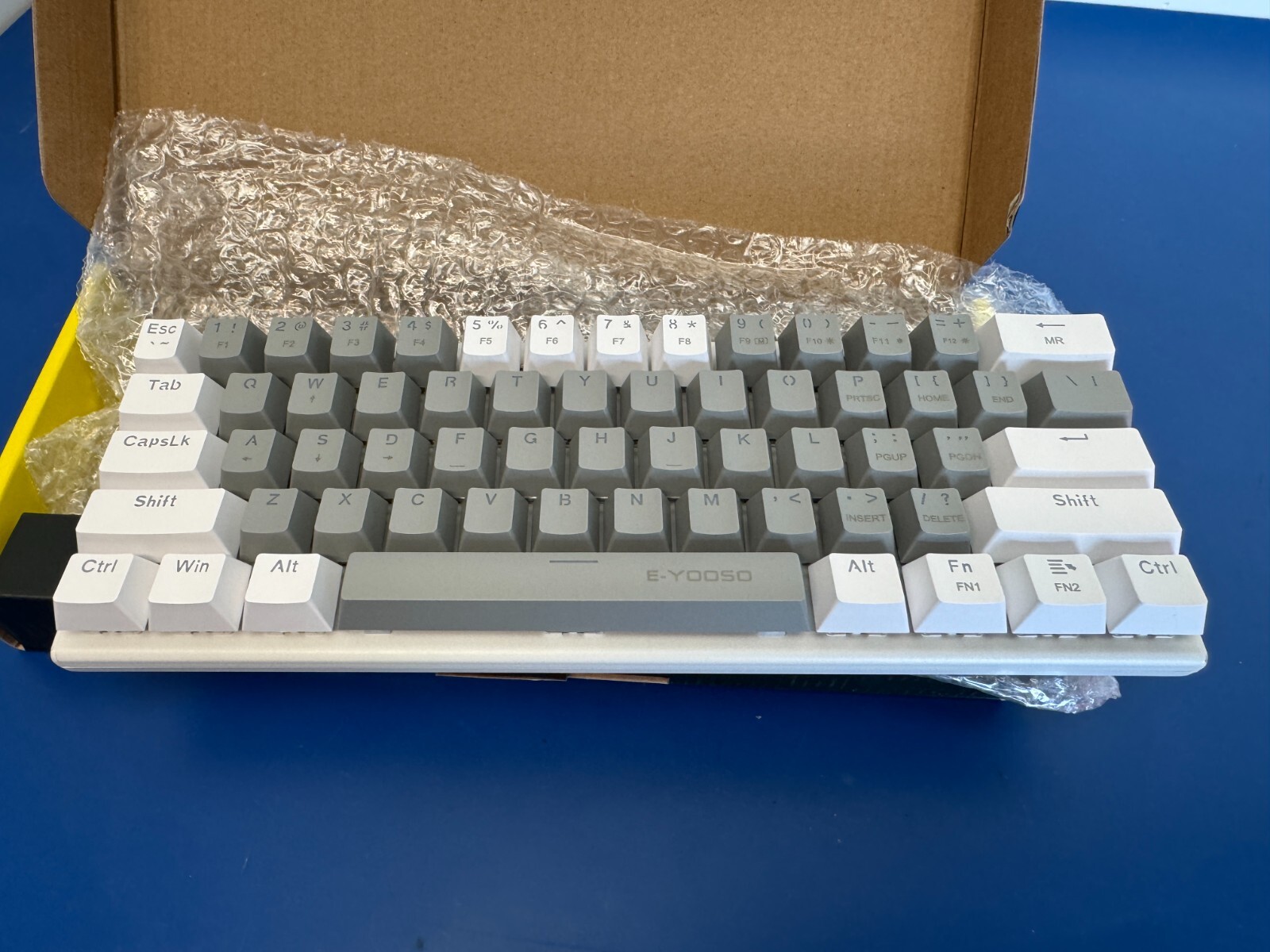 E-Yooso Z-11 Mechanical Keyboard new Grey White - Image 6