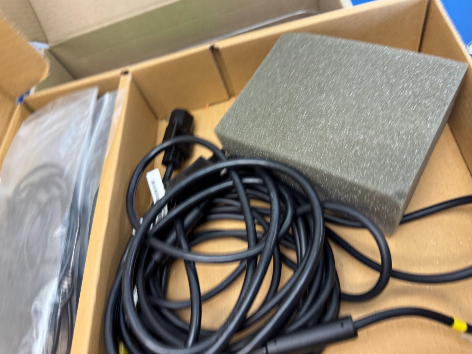 Polycom SoundStation VTX 1000 Conference Phone, Starter Kit - Image 4