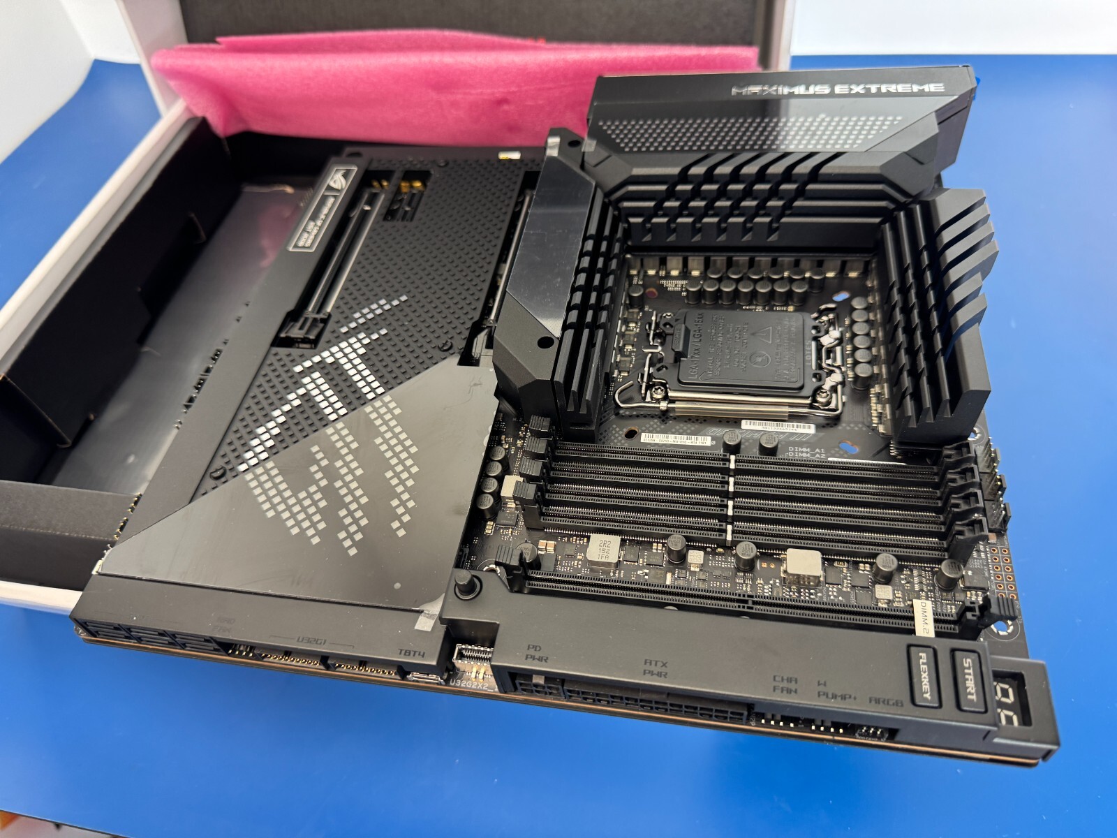 Asus ROG Maximus Z690 Extreme, LGA 1700 Socket Intel Motherboard