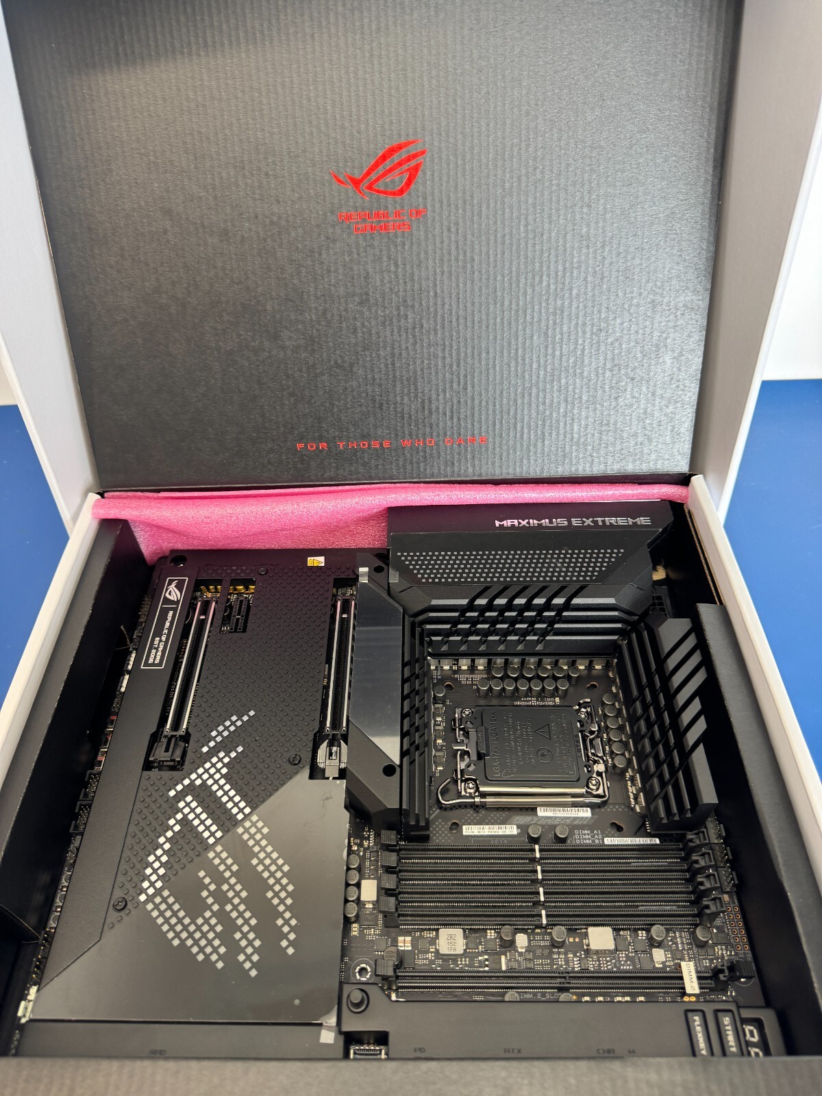 Asus ROG Maximus Z690 Extreme, LGA 1700 Socket Intel Motherboard - Image 2