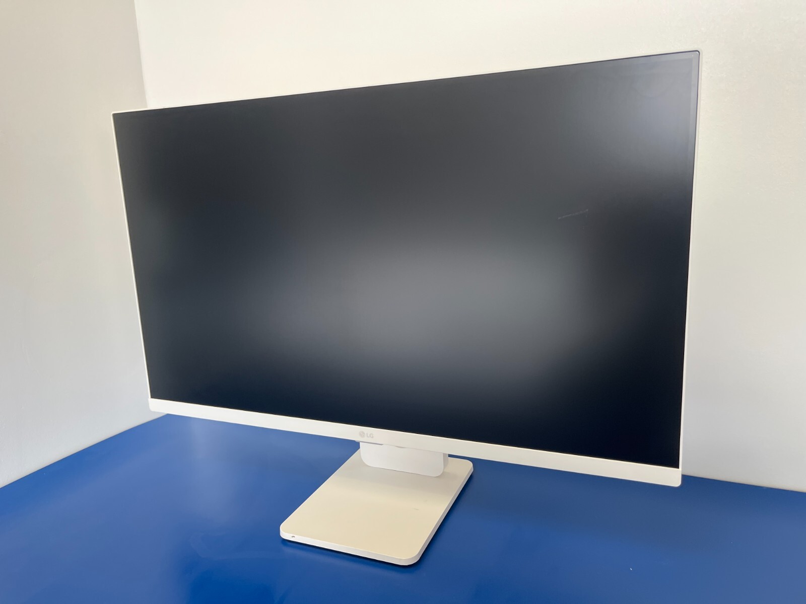 *READ** LG 27SR50F Smart Monitor 27" 1920 x 1080 FHD IPS WebOS 23 HDR10 - Image 2