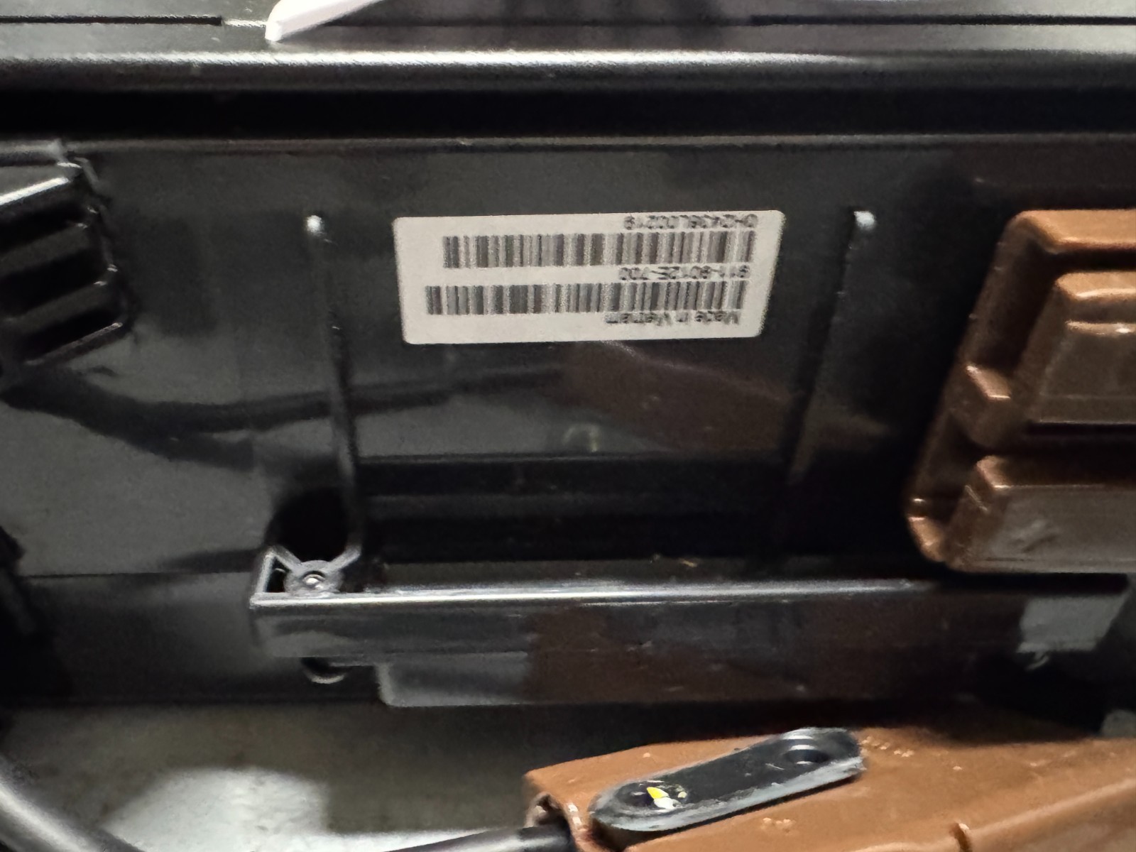 **READ** APC SRT96BP Smart-UPS SRT 96V 3kVA BP - Image 9