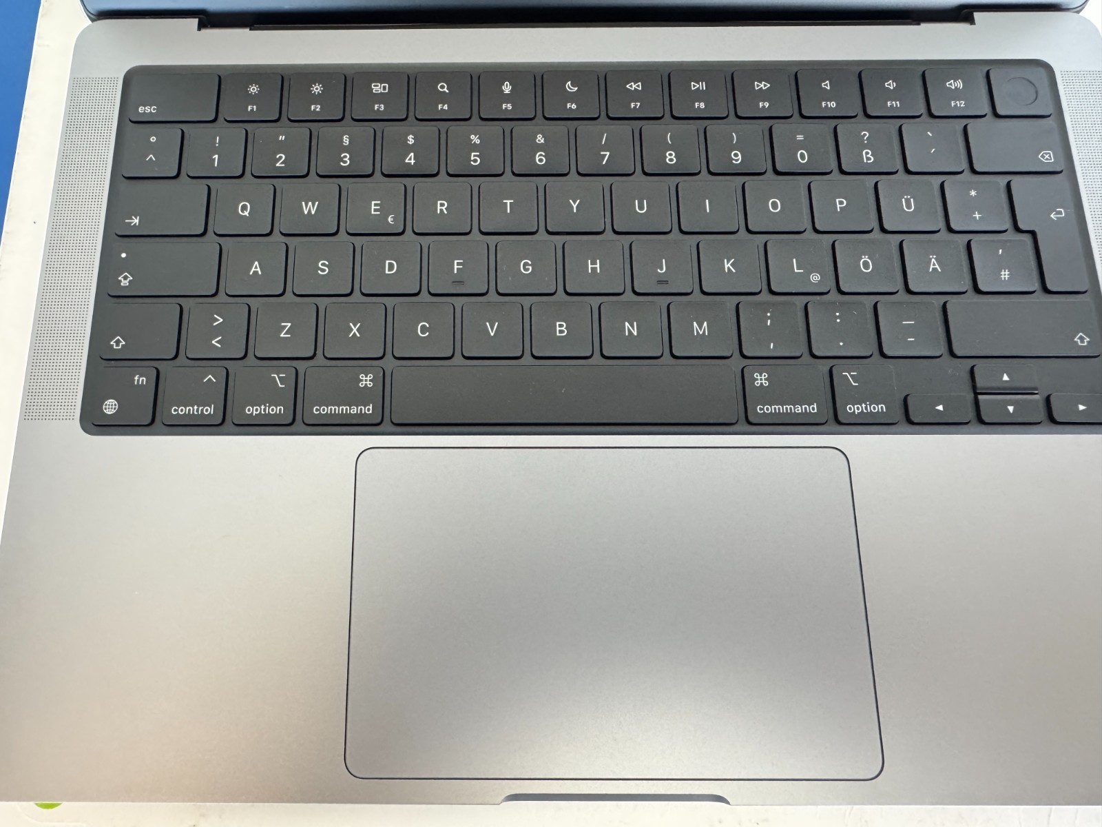 **READ** Apple MacBook Pro 14" M1 Pro 14-Core GPU A2442 16GB RAM 512GB SSD - Image 10