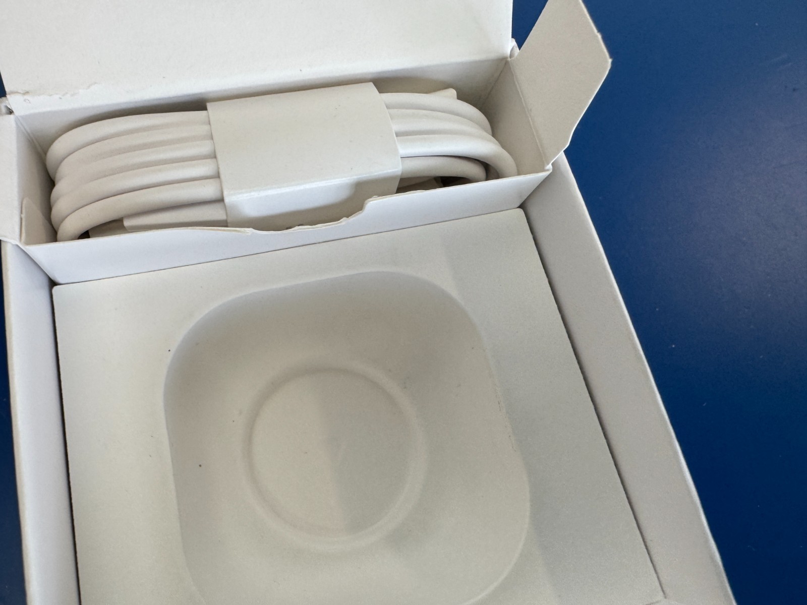 Samsung Galaxy Buds FE (SM-R400NZWAXAC) Truly Wireless Bluetooth Earbuds- White - Image 3