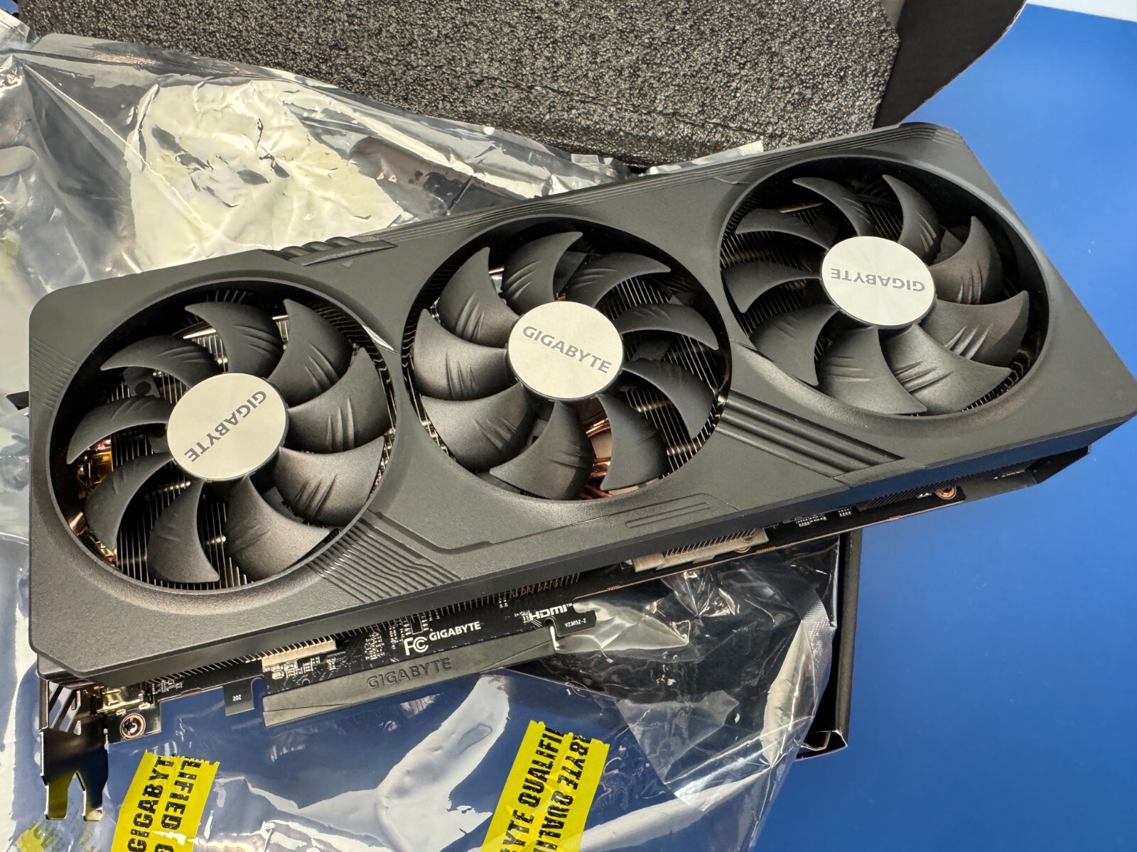 Gigabyte Radeon RX 7800 XT Gaming OC 16G Graphics Card GV-R78XTGAMING OC-16GD - Image 3