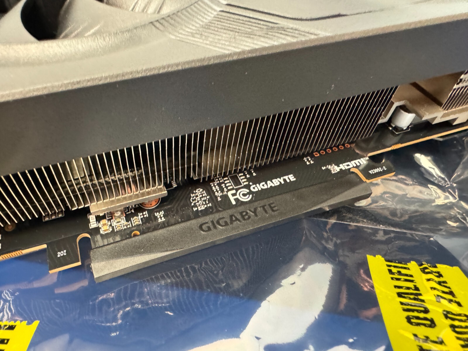 Gigabyte Radeon RX 7800 XT Gaming OC 16G Graphics Card GV-R78XTGAMING OC-16GD - Image 5