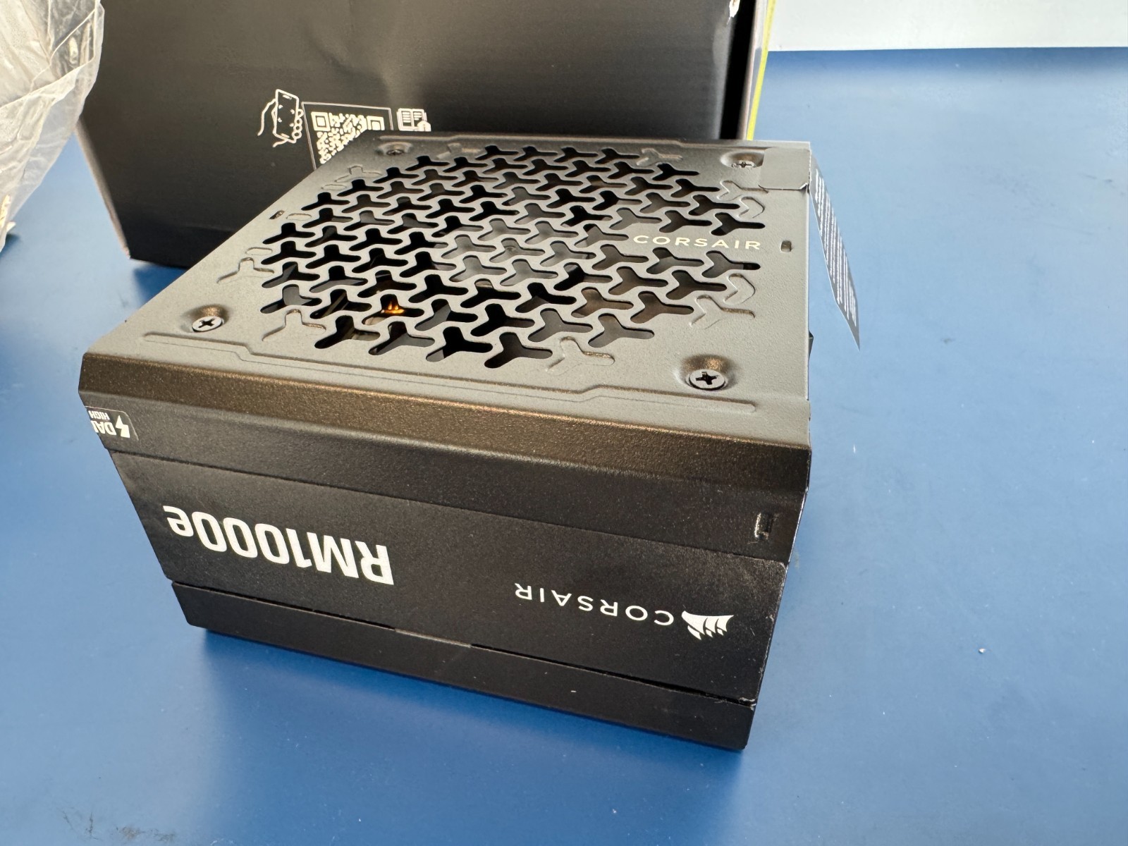 CORSAIR - RMe Series RM1000e 80 PLUS Gold Fully Modular Low-Noise ATX 3.1 and... - Image 4