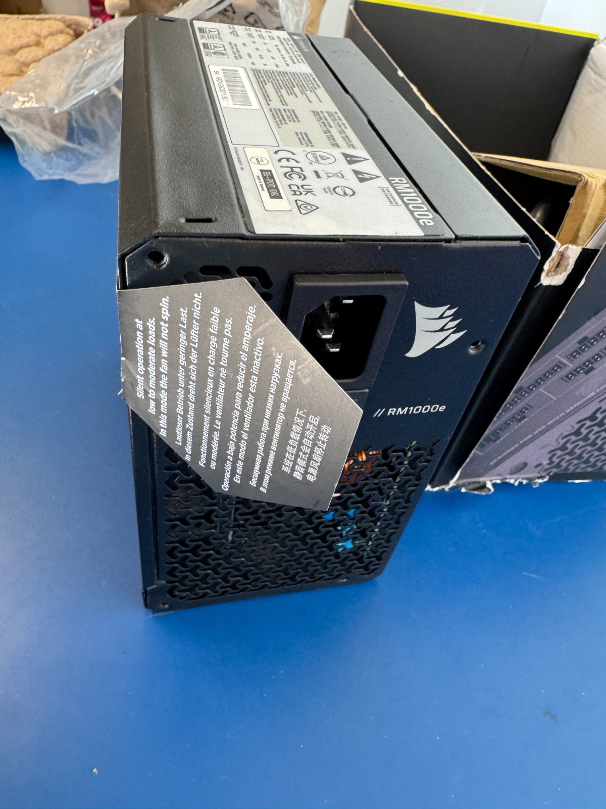 CORSAIR - RMe Series RM1000e 80 PLUS Gold Fully Modular Low-Noise ATX 3.1 and... - Image 6