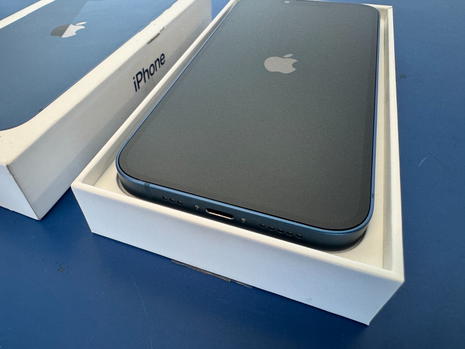 Apple iPhone 13 - 128GB - Blue (Unlocked) (CA) 100% battery health - Image 4