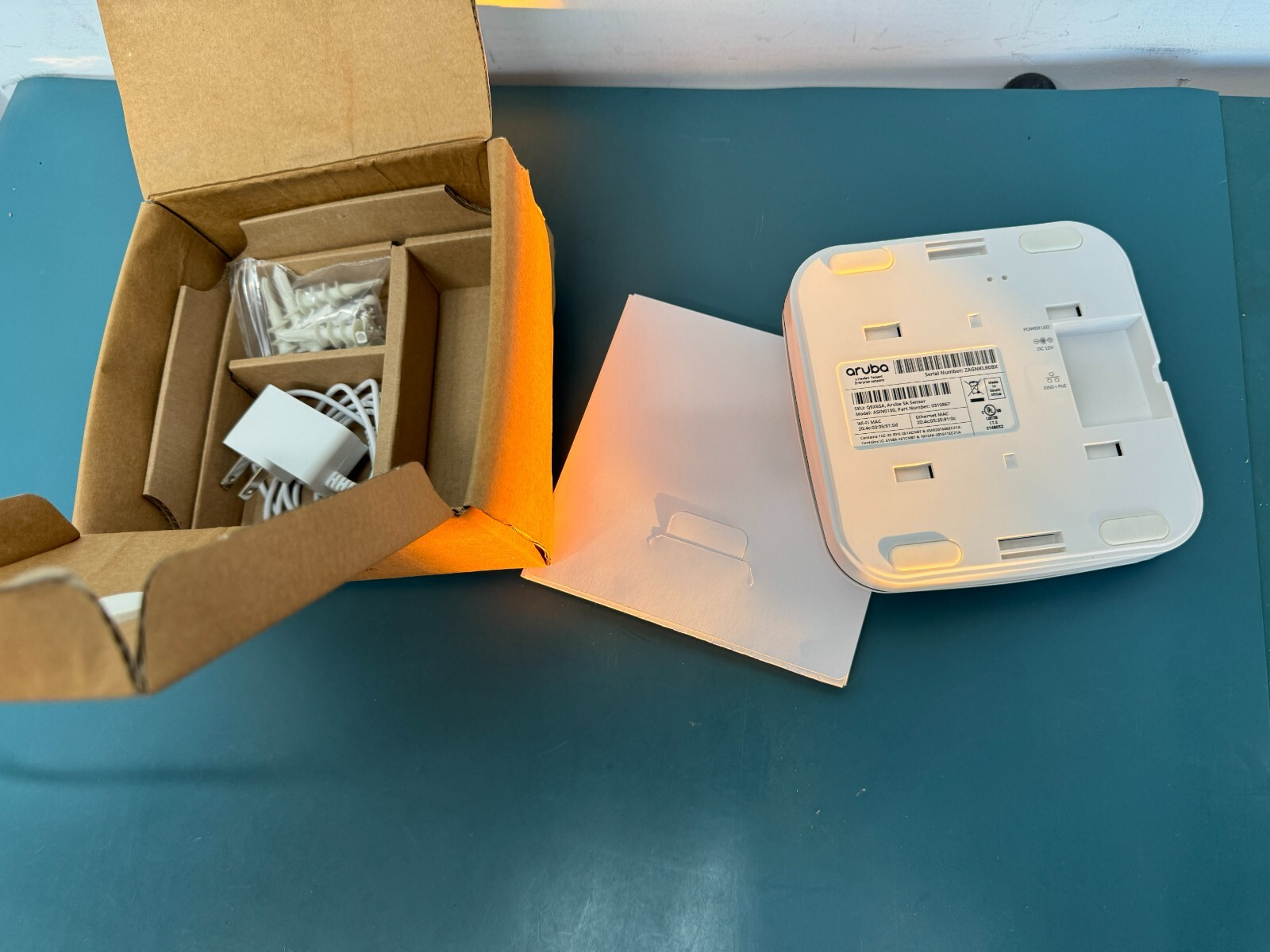 Aruba User Experience Insight LTE Sensor UXI ASIN0100