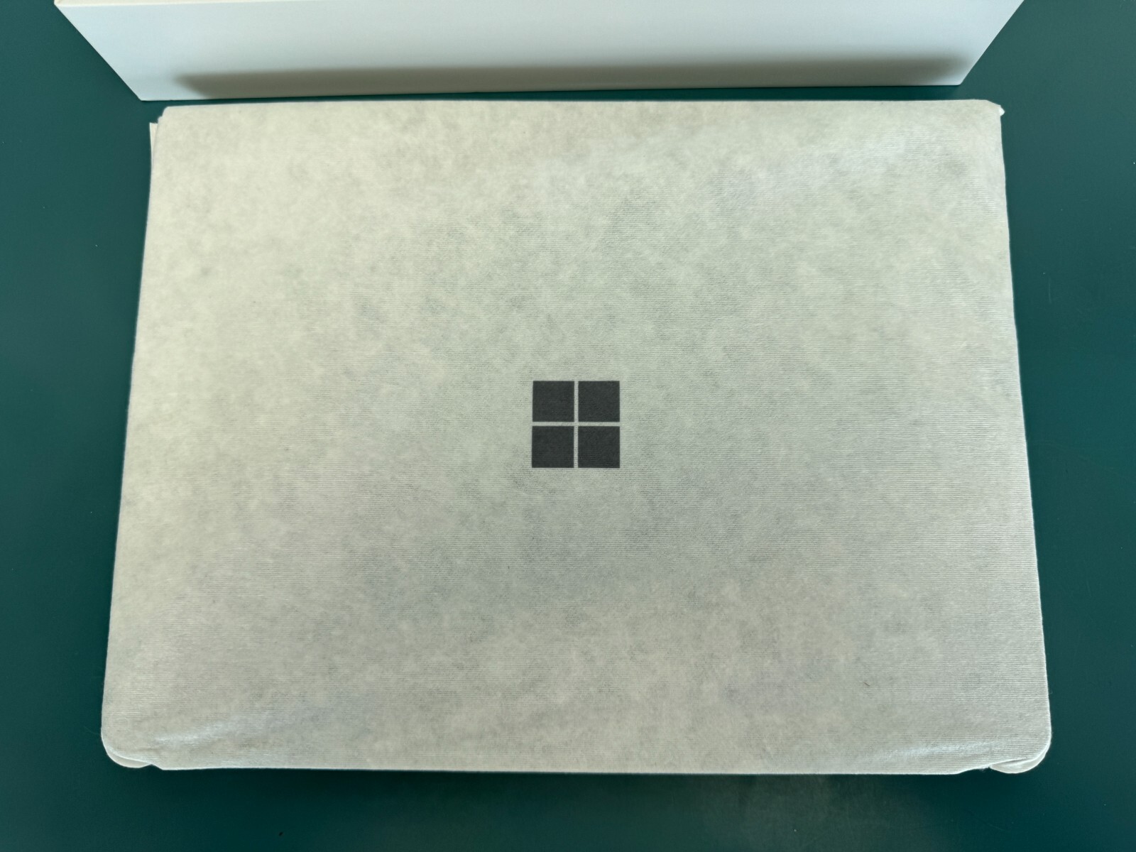 Microsoft Surface Laptop Go 2 2013 12.4” TouchScreen i5-1135G7 8GB 128GB W11H - Image 7