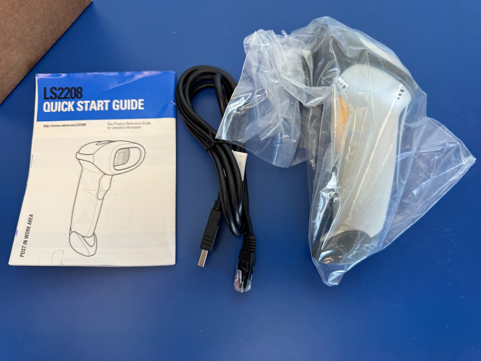 Motorola Symbol Zebra LS2208 1D Barcode Scanner LS2208-SR20001NA w/USB Cable