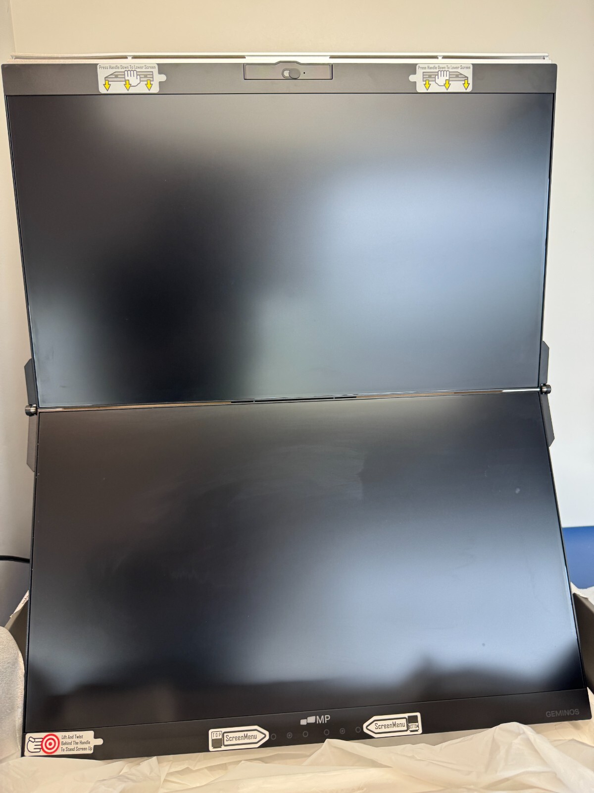 Mobile Pixels Geminos Dual 24" Stacked Computer Monitor (116-1001P01) - Image 8