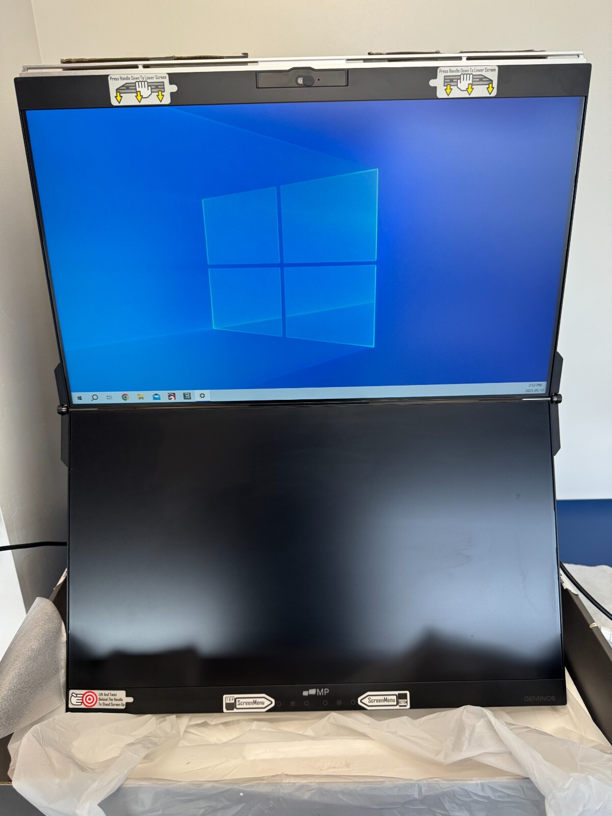 Mobile Pixels Geminos Dual 24" Stacked Computer Monitor (116-1001P01) - Image 12