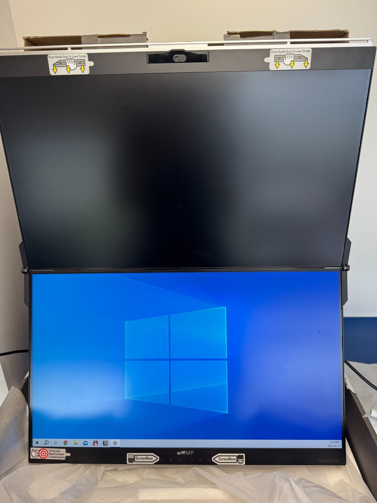 Mobile Pixels Geminos Dual 24" Stacked Computer Monitor (116-1001P01) - Image 14