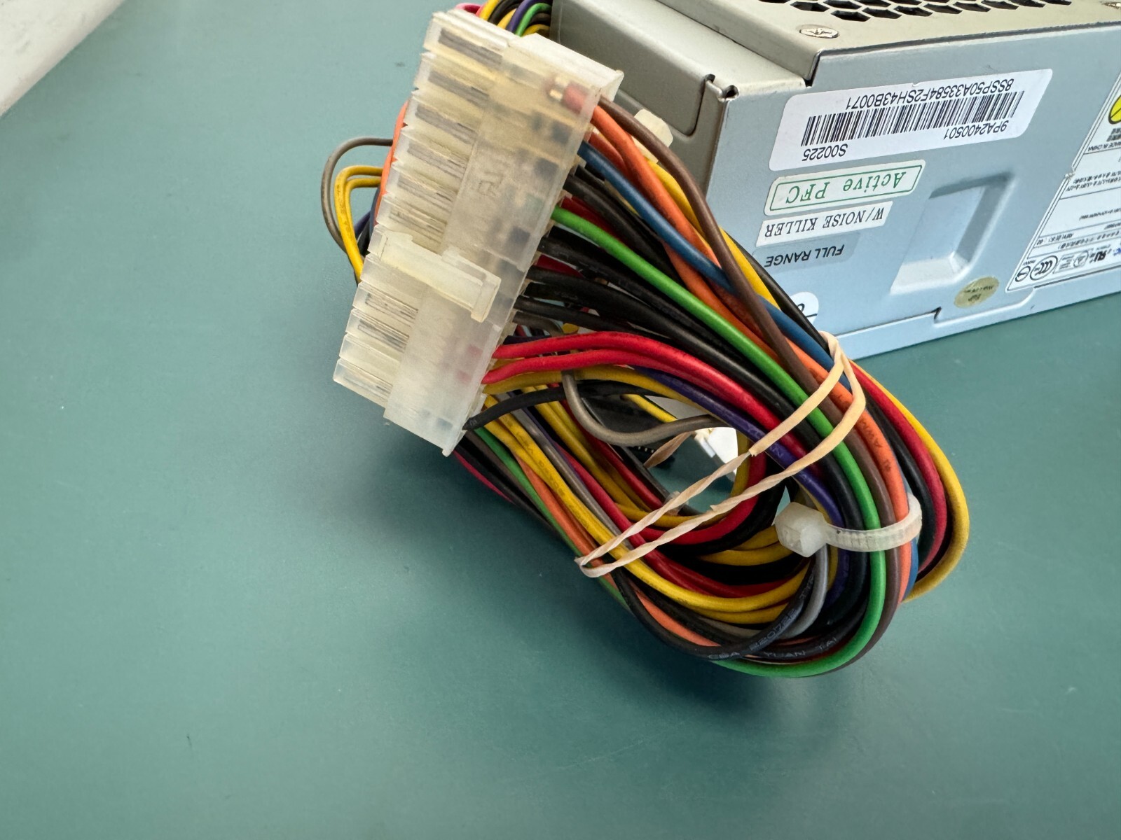 FSP FSP240-50SBV FSP GROUP Power Supply Input 110-240V Output 240W MAX - Image 3