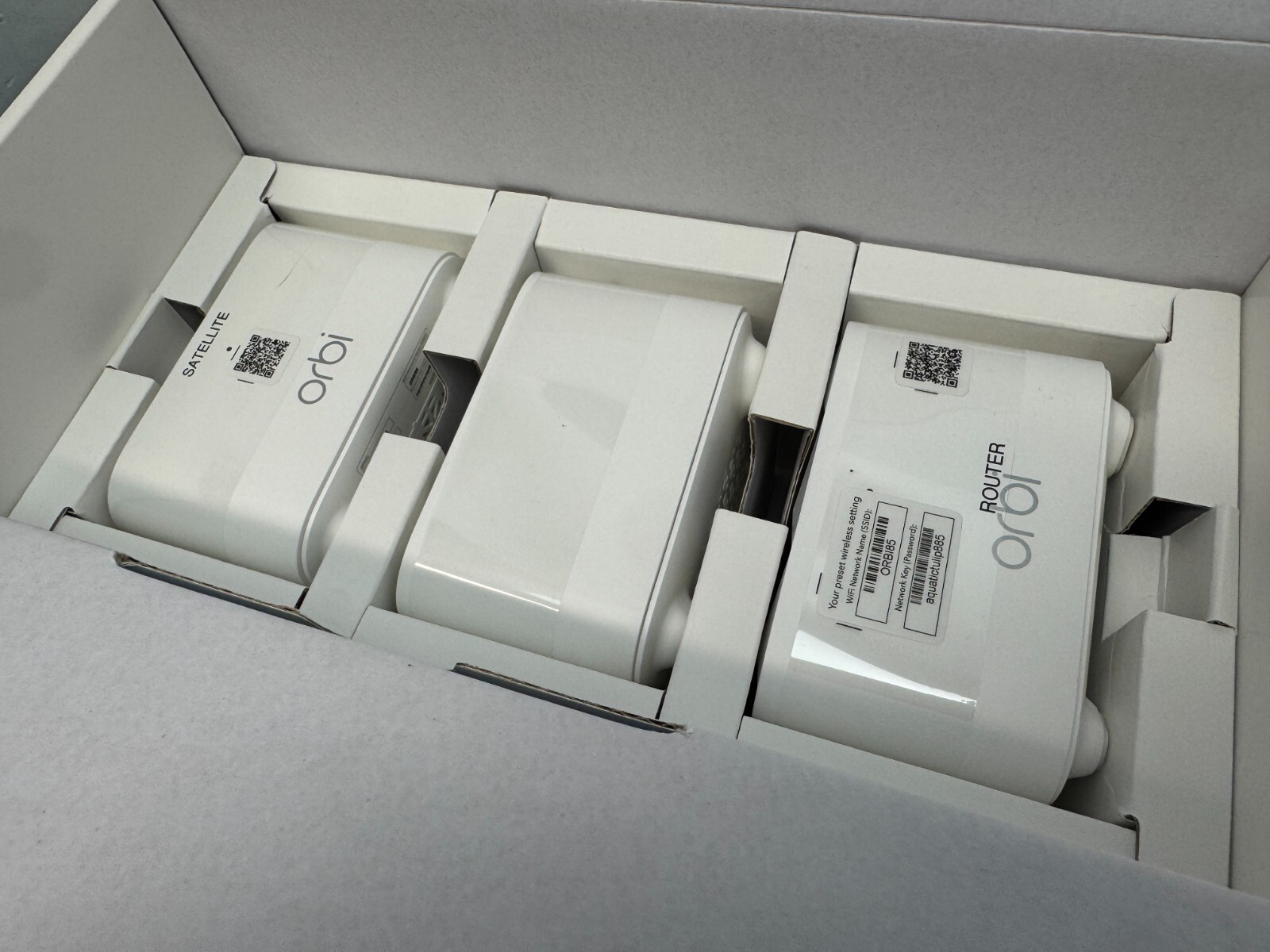 Netgear Orbi RBK13 3-pack Whole Home WiFi System Dual-band WiFi (RBK13-100CNS) - Image 4