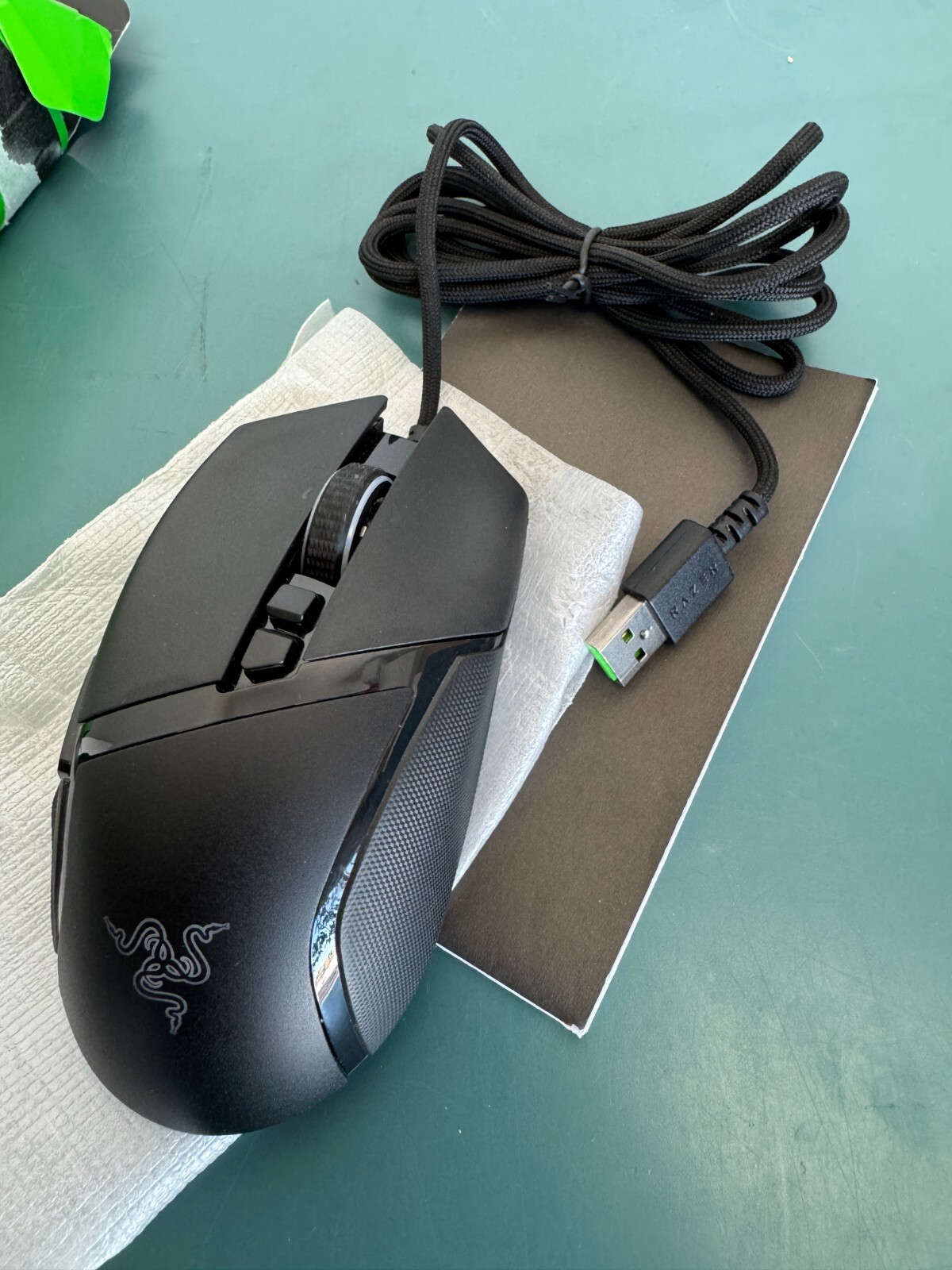Razer BASILISK V3 Customizable Ergonomic Wired Gaming Mouse w/ Chroma RGB - Image 3