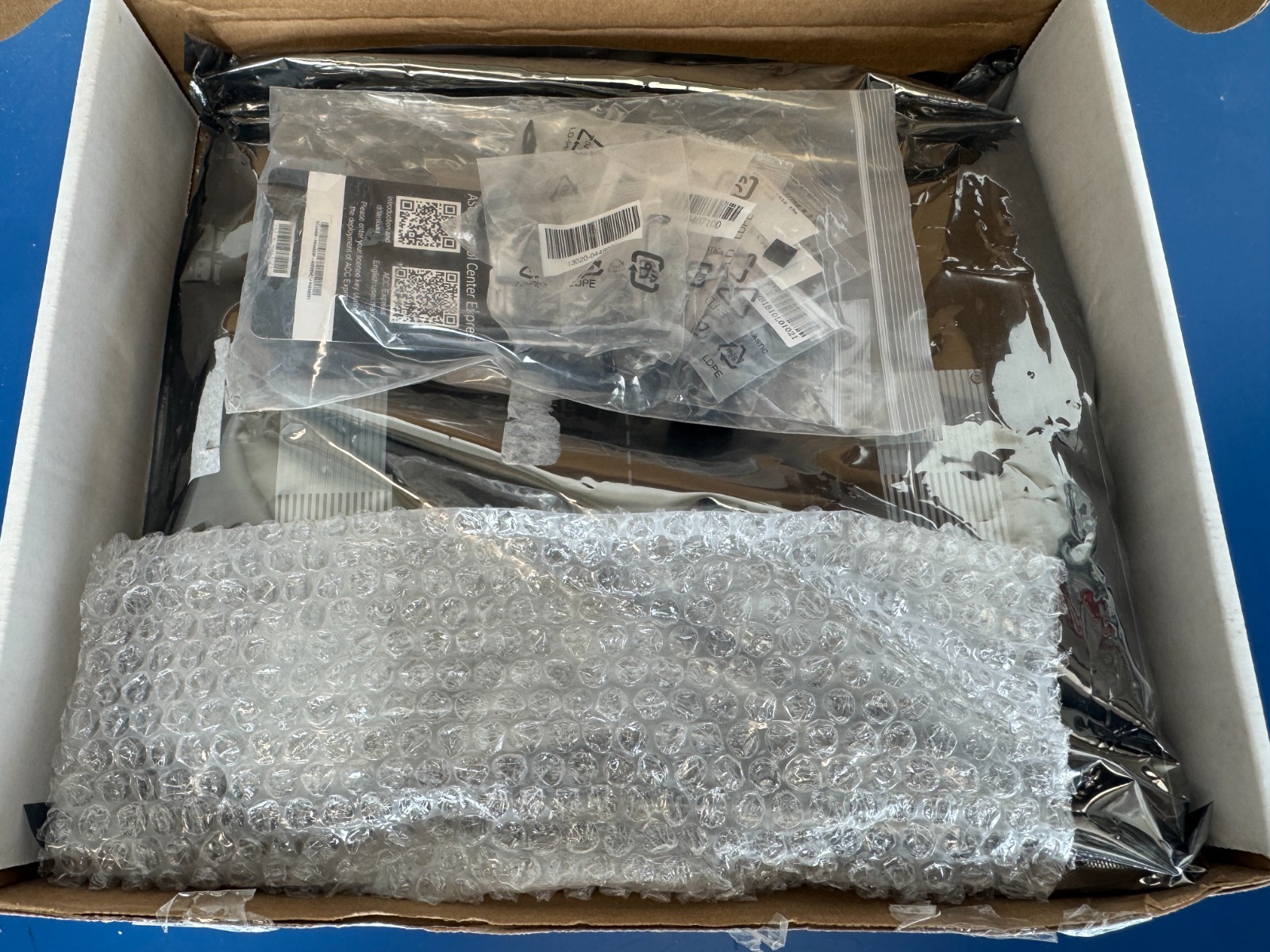 *READ* ASUS PRO WS WRX90E-SAGE SE Socket sTR5 DDR5 Motherboard Threadripper Pro - Image 14