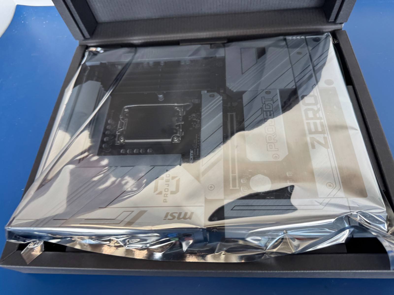 MSI Z790 PROJECT ZERO LGA1700 Wi-Fi 7 DDR5 Back Connect Design ATX Motherboard - Image 4