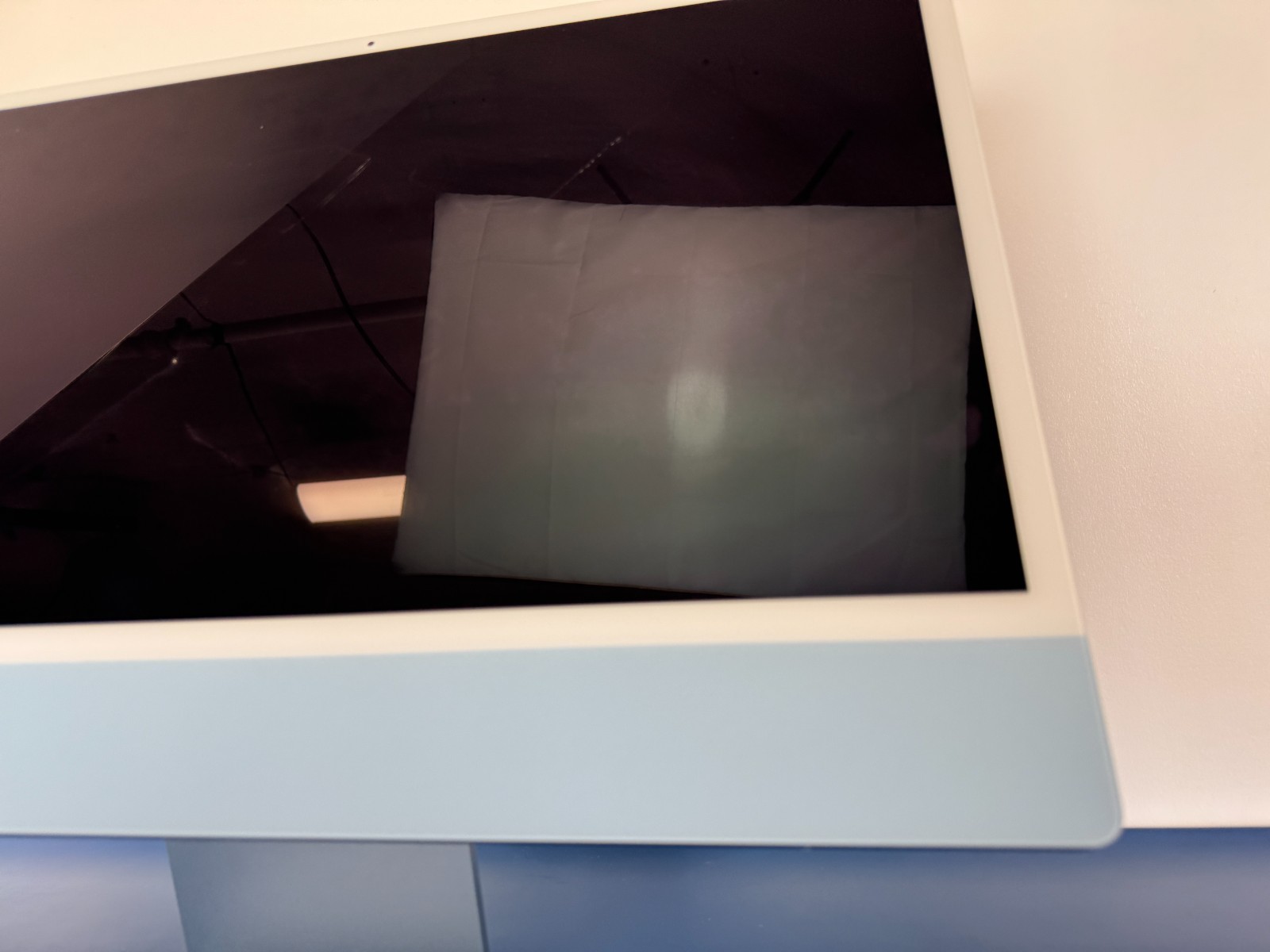 **READ** Apple iMac MJV93LL/A 24" Blue M1, 8GB RAM, 256GB SSD - Image 14