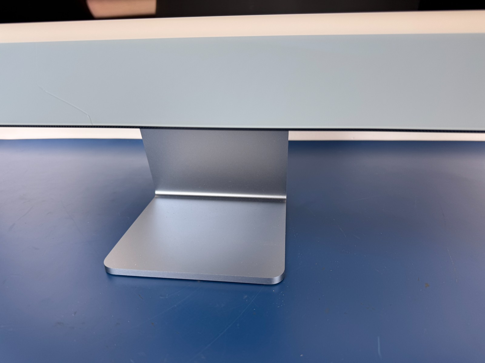 **READ** Apple iMac MJV93LL/A 24" Blue M1, 8GB RAM, 256GB SSD - Image 15