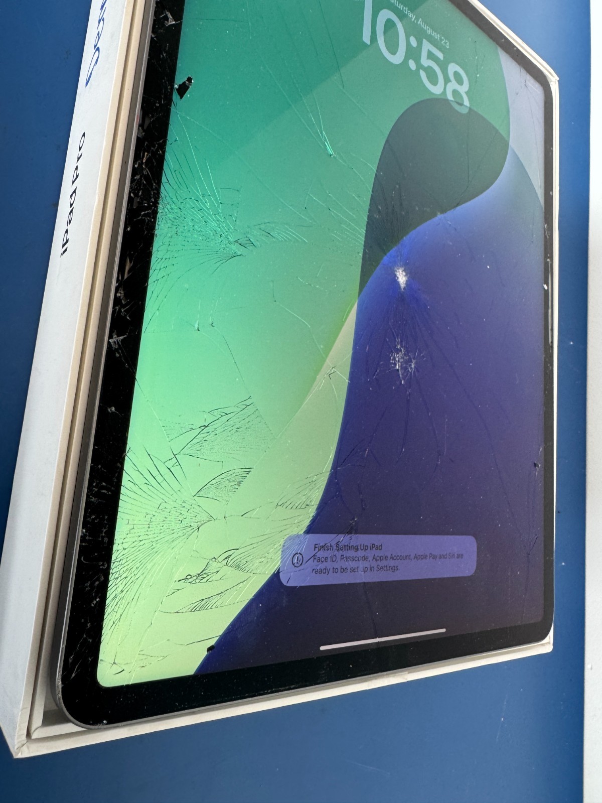 **READ** DEFECT iPad Pro 12.9 5th Generation 128GB Wifi Space Grey - Image 3