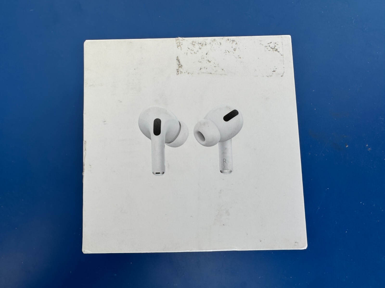 Apple AirPods Pro with MagSafe Wireless Charging Case