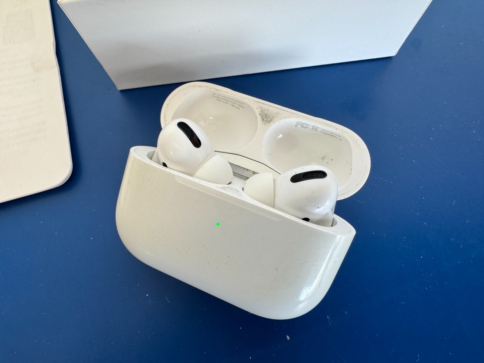 Apple AirPods Pro with MagSafe Wireless Charging Case - Image 3
