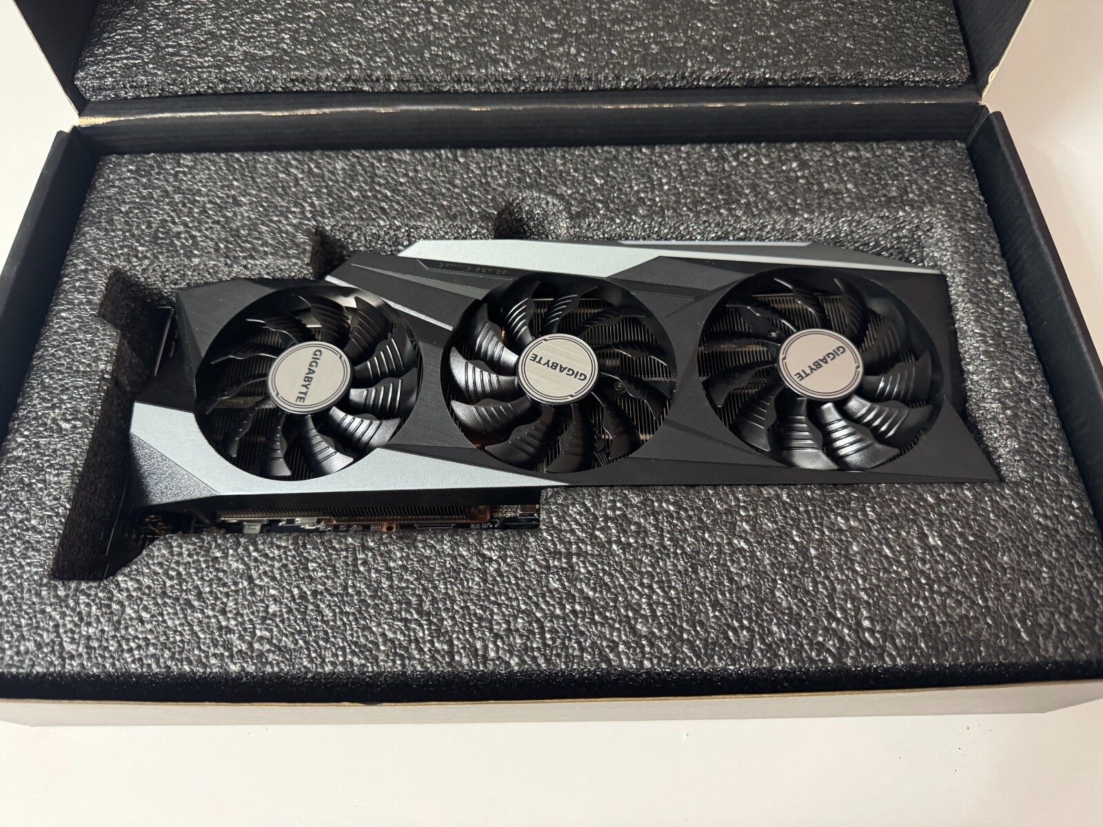 GIGABYTE Gaming OC GeForce RTX 3080 10GB GDDR6X PCI Express 4.0 ATX Video Card