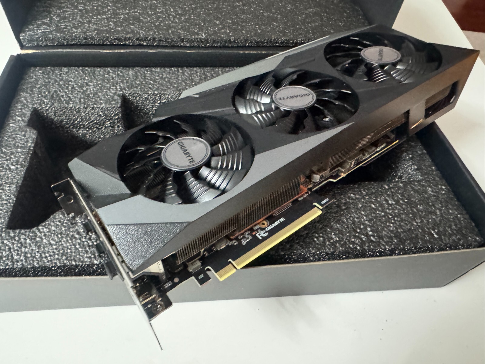 GIGABYTE Gaming OC GeForce RTX 3080 10GB GDDR6X PCI Express 4.0 ATX Video Card - Image 4