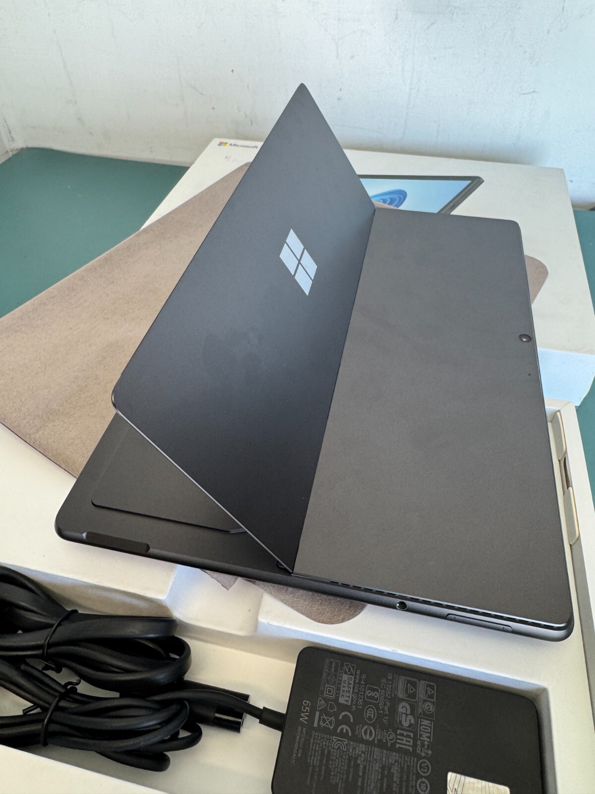Microsoft Surface Pro 8 13" Touchscreen - Intel Evo Platform Core 8PQ-00017 - Image 6